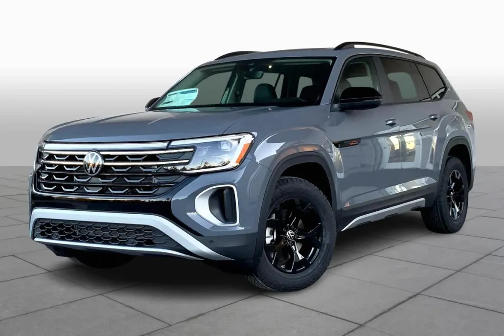 2025 Volkswagen Atlas Peak Edition photo 1