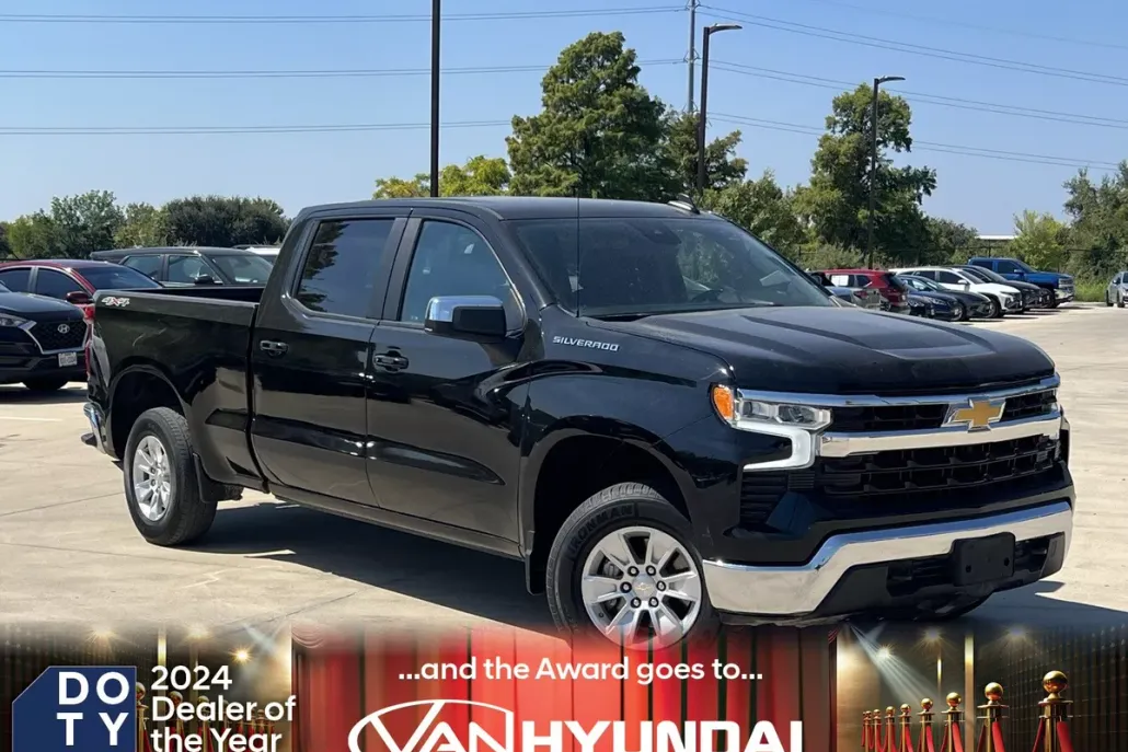 2023 Chevrolet Silverado 1500 LT photo 1