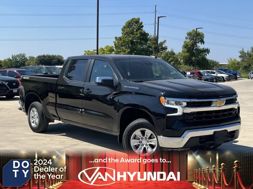 2023 Chevrolet Silverado 1500 LT photo 1