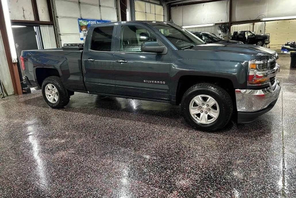 2019 Chevrolet Silverado 1500 LT photo 1
