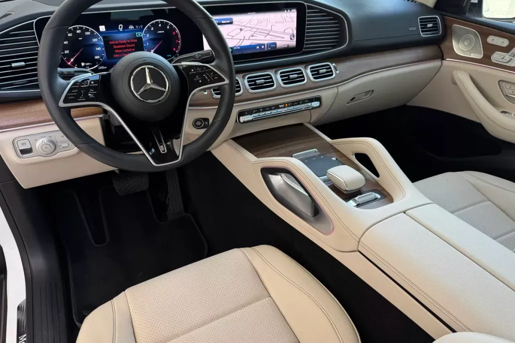 2024 Mercedes Benz GLS 450 4MATIC photo 1