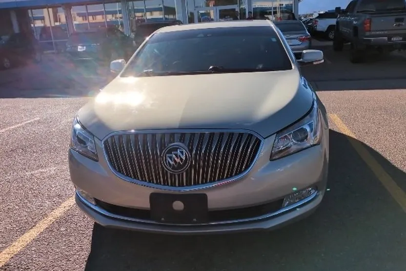 2016 Buick LaCrosse Sport Touring photo 1