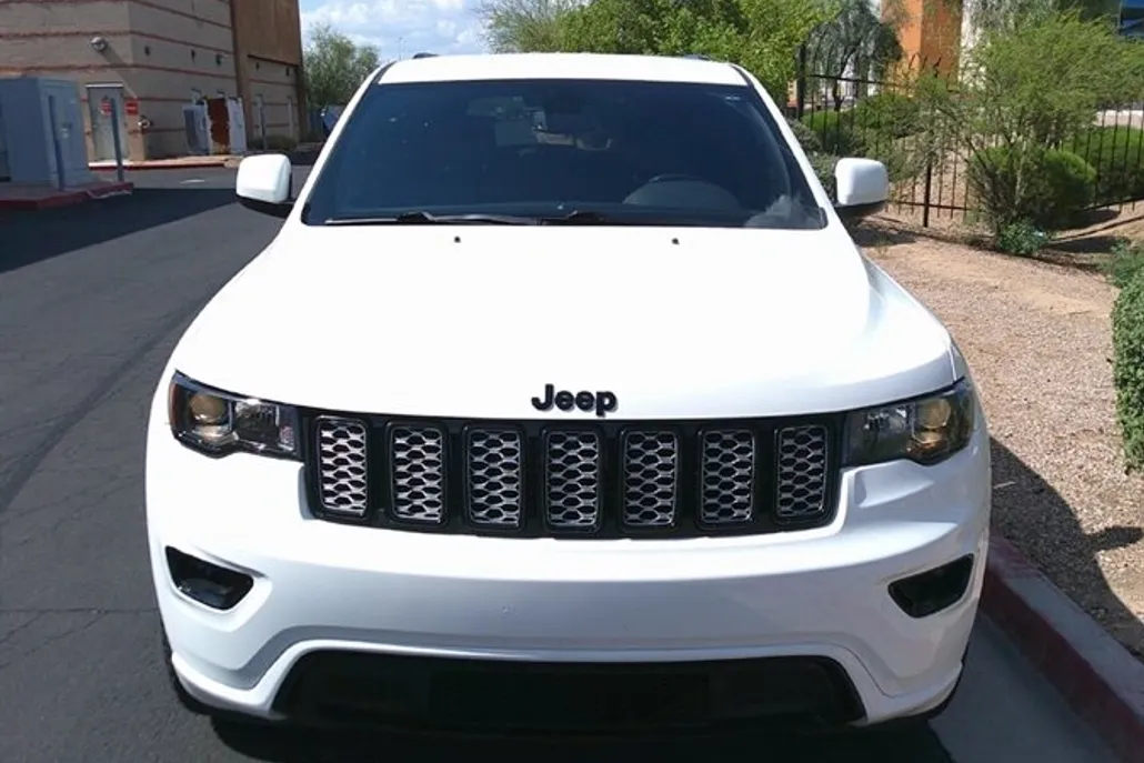2020 Jeep Grand Cherokee Altitude photo 1