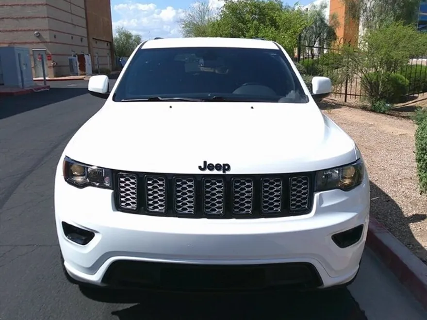 2020 Jeep Grand Cherokee Altitude photo 1
