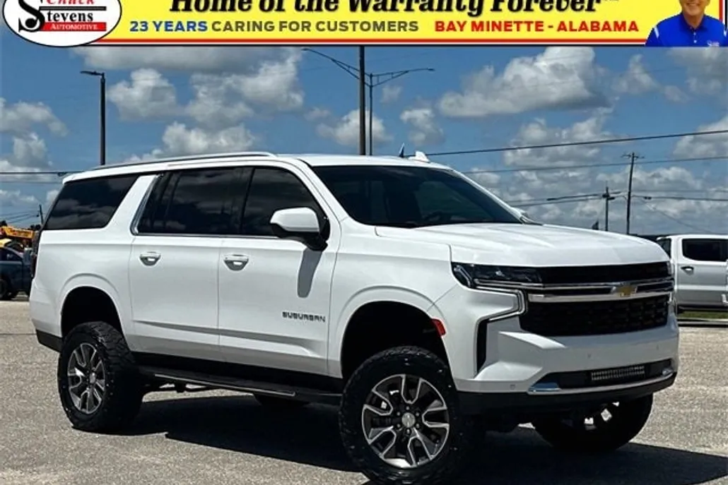 2023 Chevrolet Suburban LS photo 1