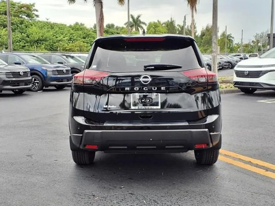 2026 Nissan Rogue SV photo 1