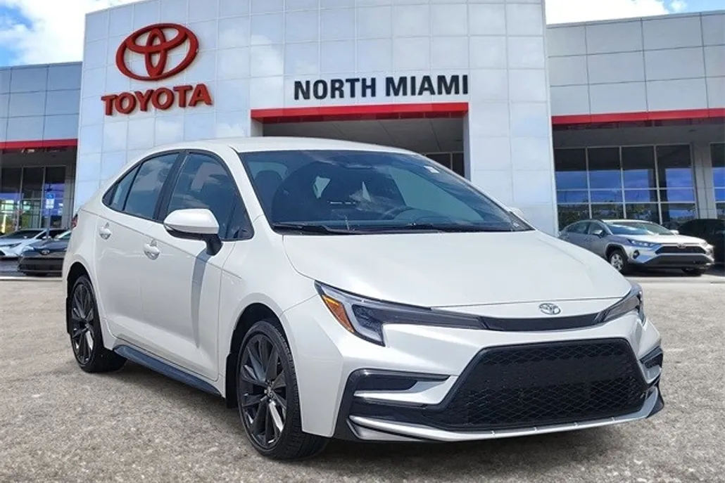2024 Toyota Corolla SE photo 1