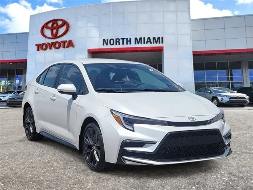 2024 Toyota Corolla SE photo 1