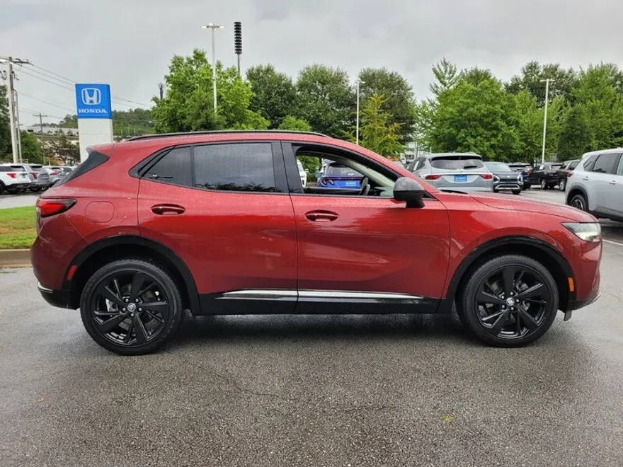 2022 Buick Envision Essence photo 1