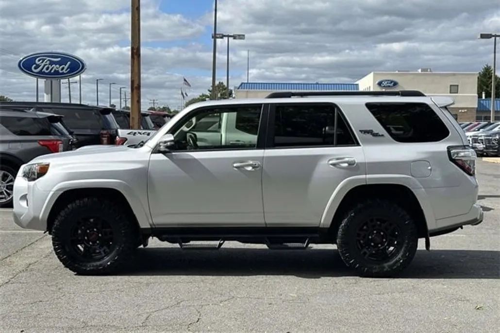 2019 Toyota 4Runner TRD Premium photo 1