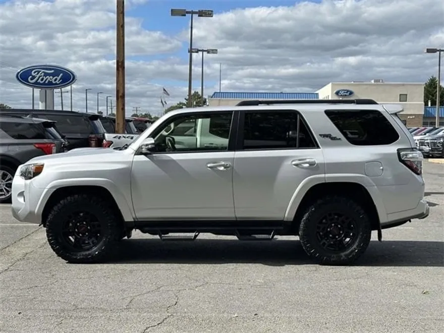 2019 Toyota 4Runner TRD Premium photo 1