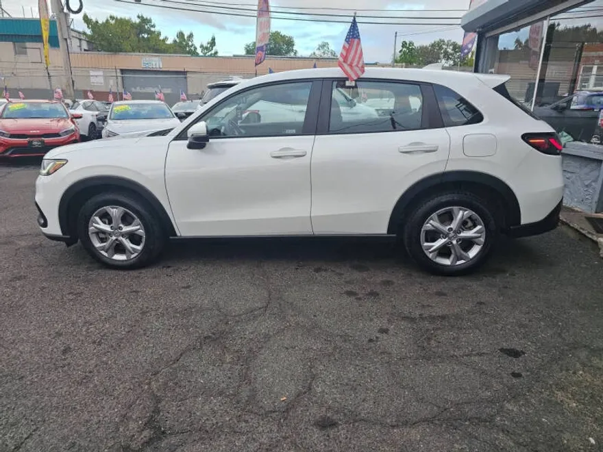 2023 Honda HR-V LX photo 1