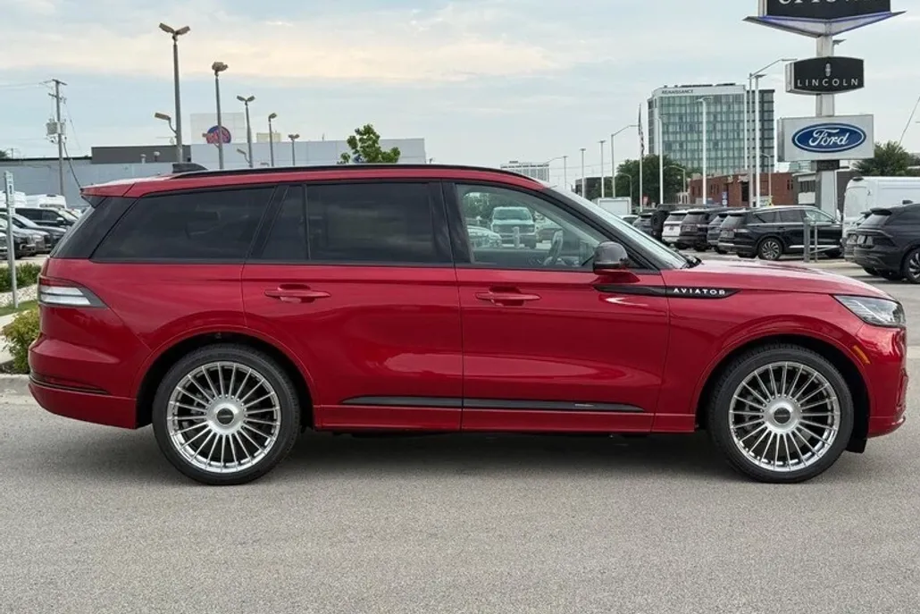 2025 Lincoln Aviator Reserve photo 1