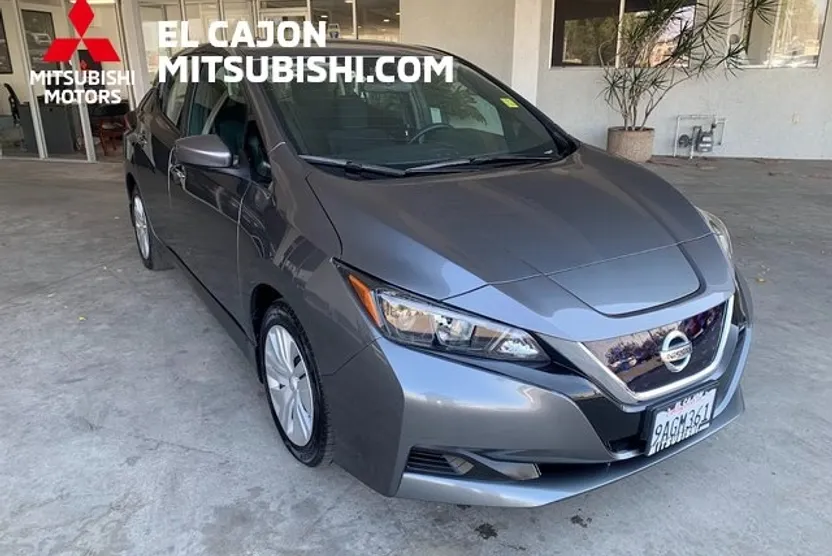 2022 Nissan Leaf S photo 1