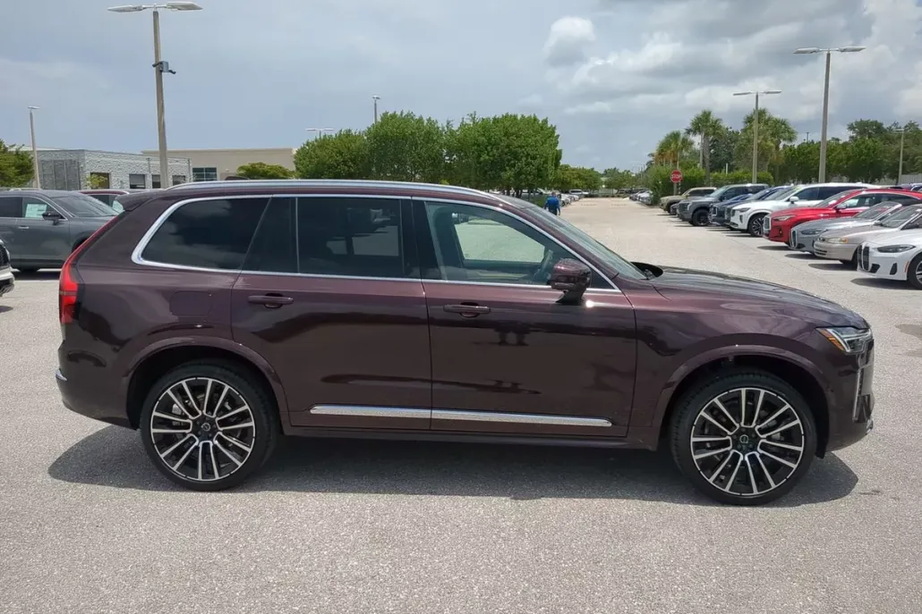 2026 Volvo XC90 Plus photo 1