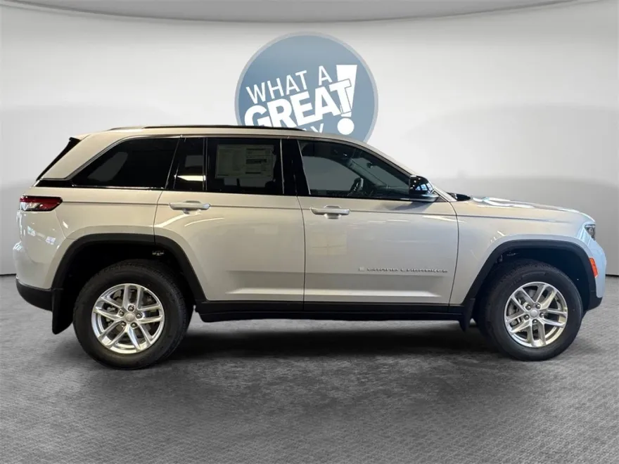 2025 Jeep Grand Cherokee Base photo 1