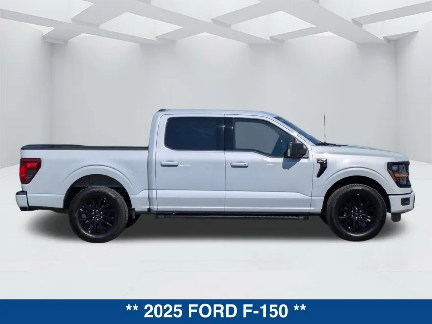 2025 Ford F-150 XLT photo 1