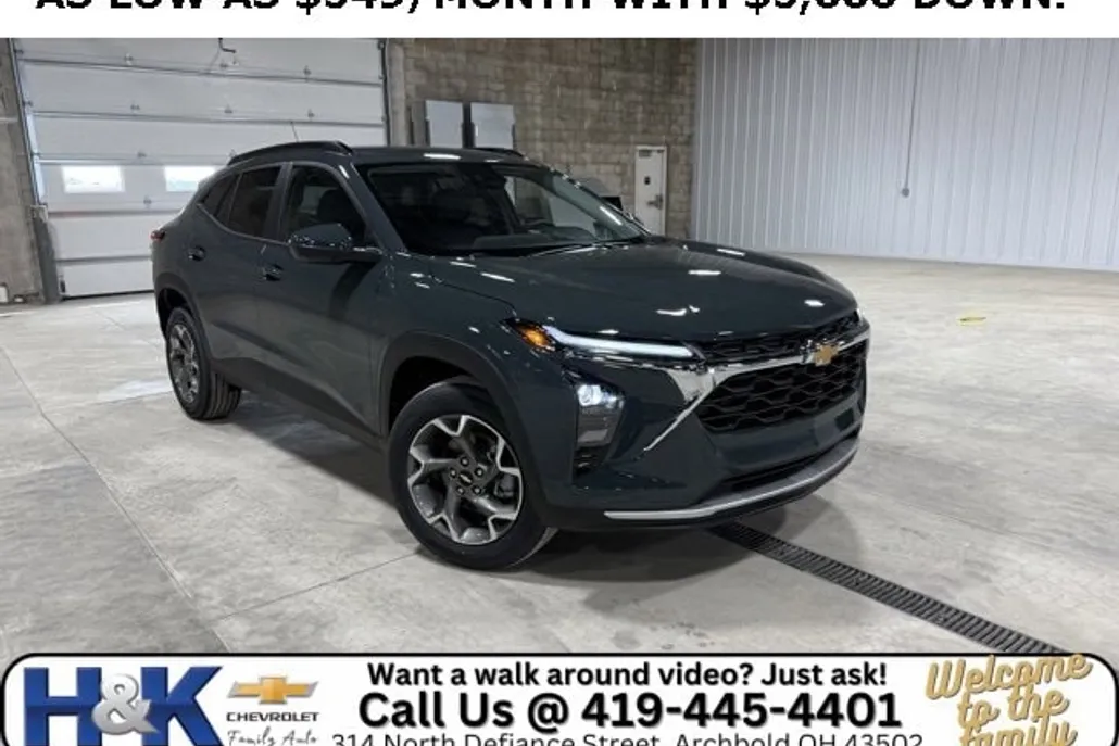 2025 Chevrolet Trax LT photo 1