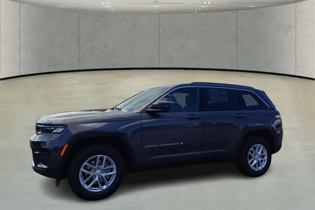 2025 Jeep Grand Cherokee Laredo X photo 1