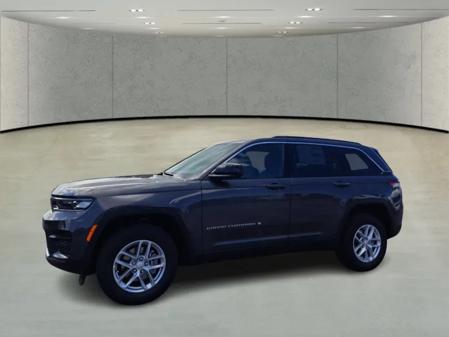 2025 Jeep Grand Cherokee Laredo X photo 1