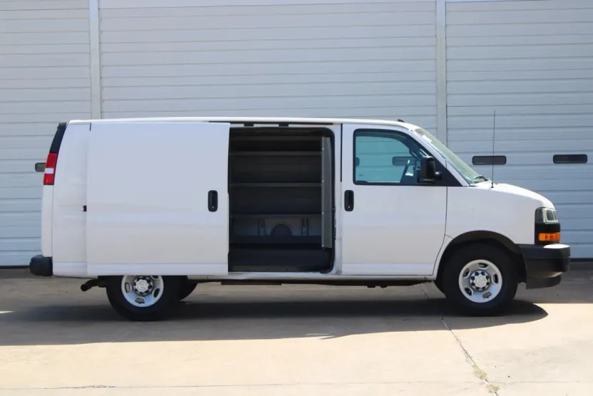 2021 Chevrolet Express 2500 Cargo Van photo 1