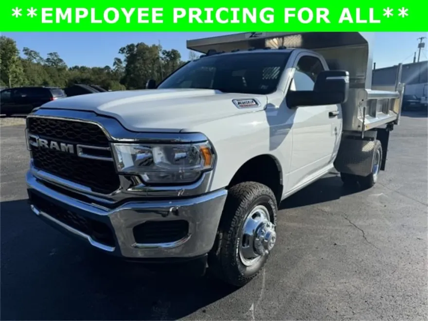 2024 Ram 3500 Tradesman photo 1