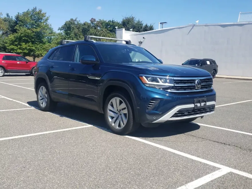 2022 Volkswagen Atlas Cross Sport SE Technology photo 1