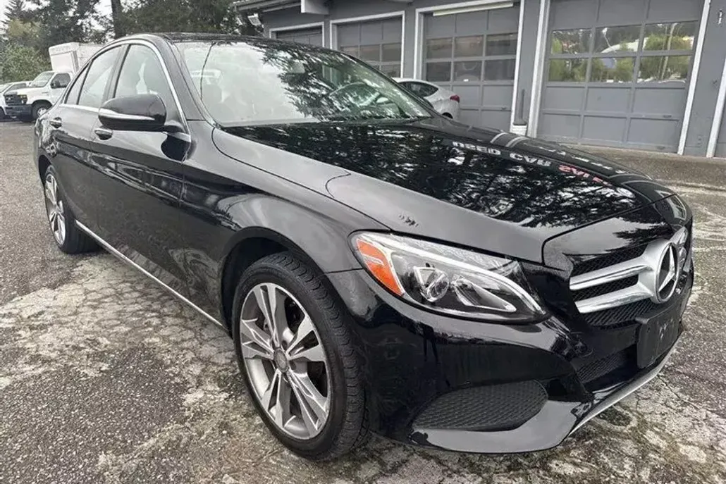 2015 Mercedes Benz C 300 4MATIC Sedan photo 1