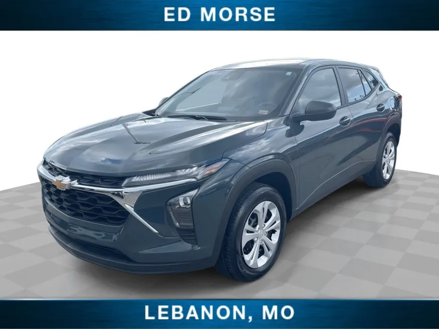 2025 Chevrolet Trax LS photo 1