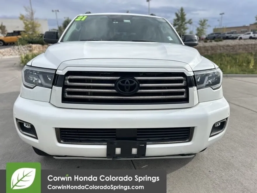 2021 Toyota Sequoia photo 1