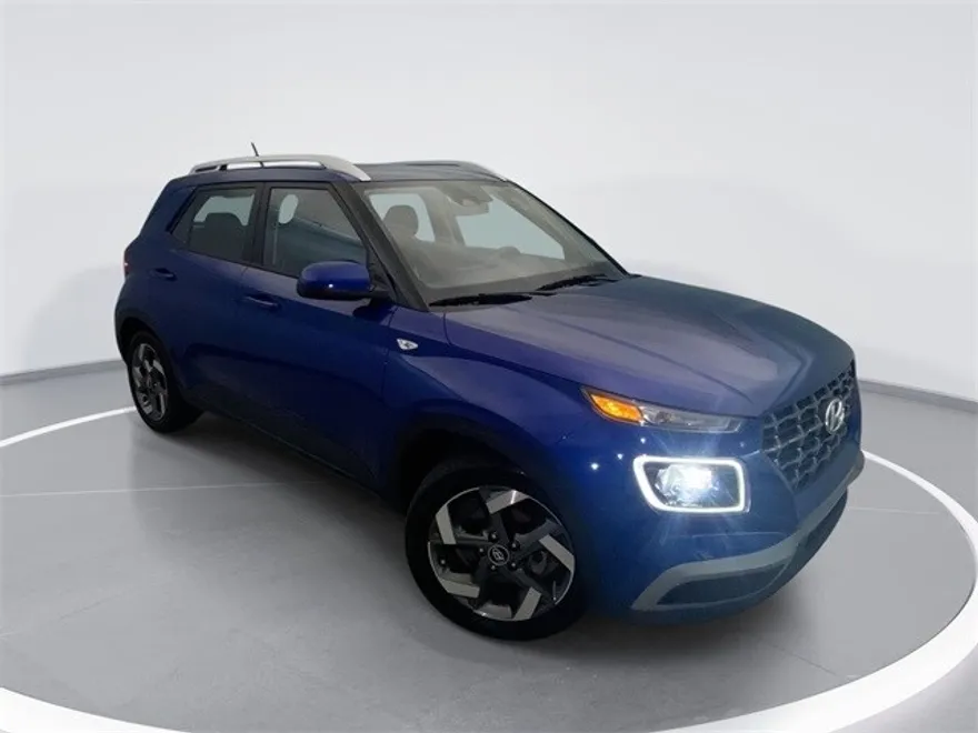 2023 Hyundai Venue Limited photo 1