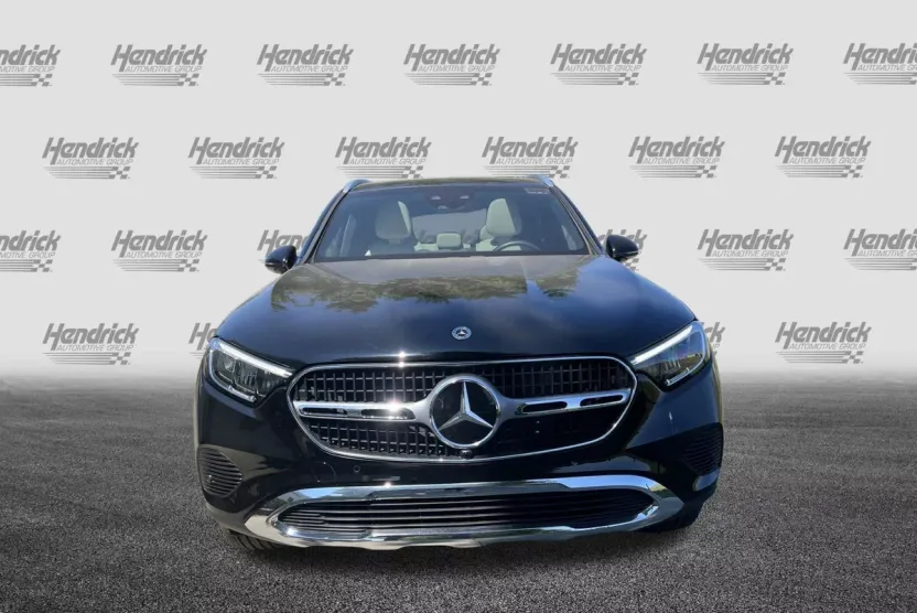 2024 Mercedes Benz GLC 300 4MATIC photo 1