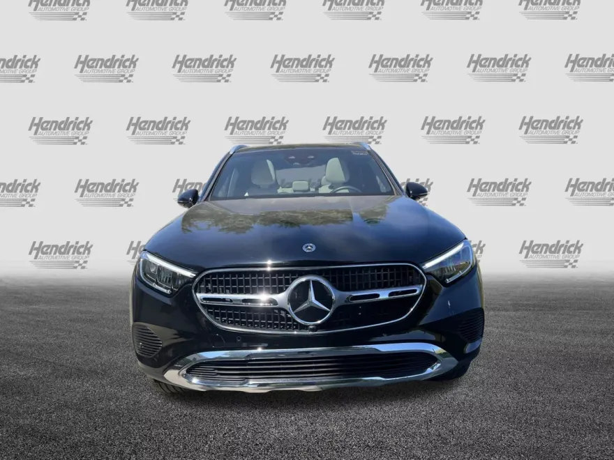 2024 Mercedes Benz GLC 300 4MATIC photo 1