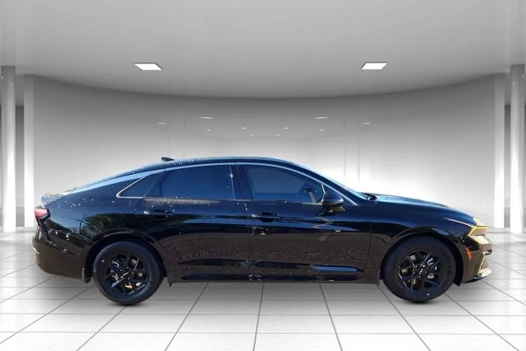 2026 Kia K5 LXS photo 1