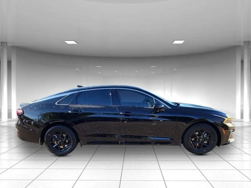 2026 Kia K5 LXS photo 1