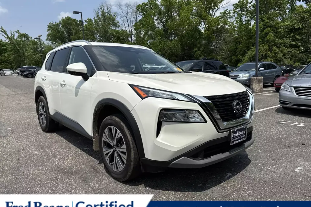2022 Nissan Rogue SV photo 1