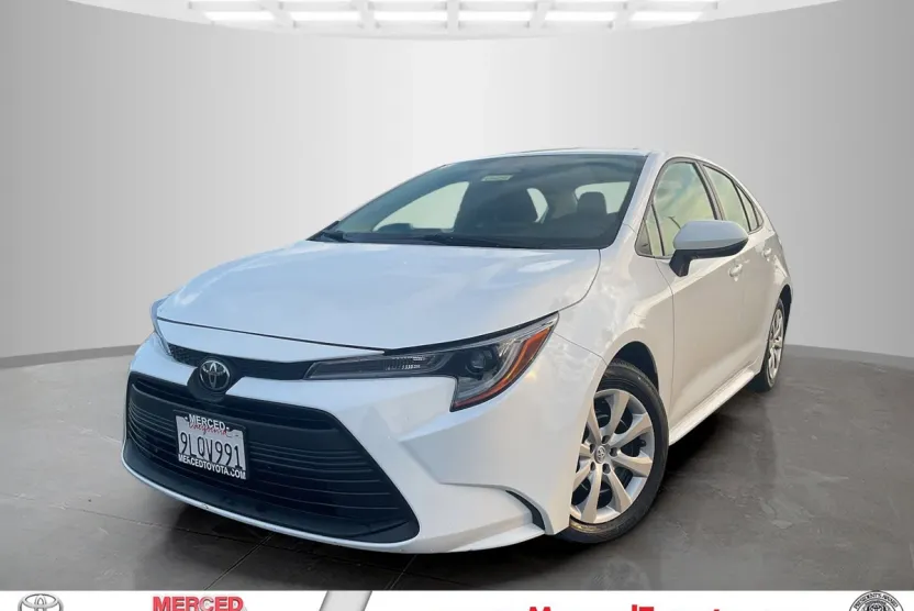 2024 Toyota Corolla LE photo 1