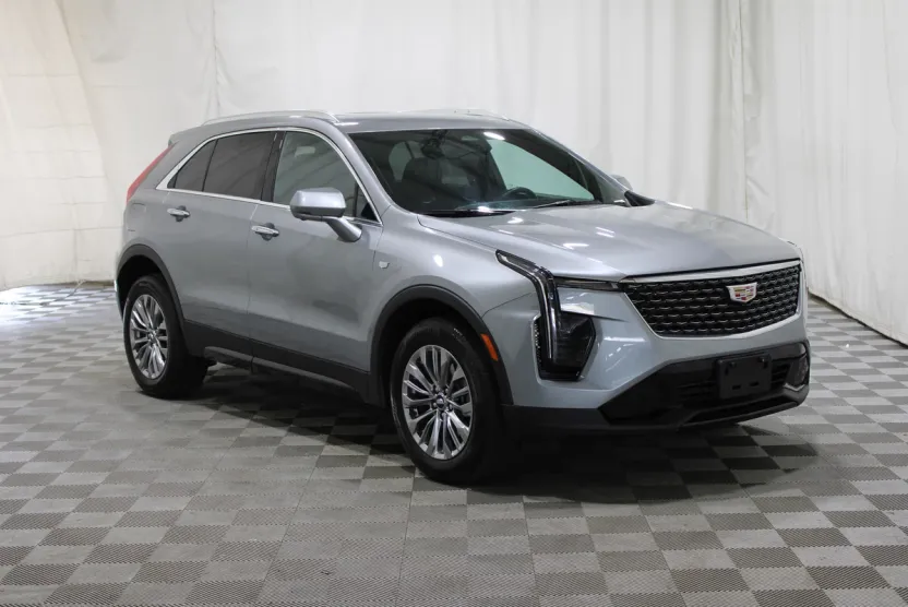 2025 Cadillac XT4 Premium Luxury photo 1