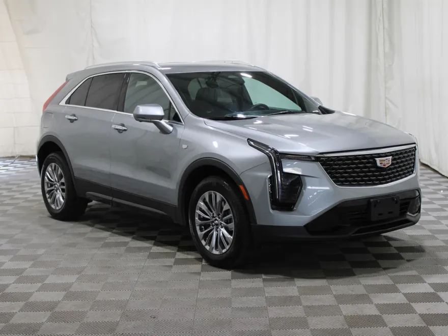 2025 Cadillac XT4 Premium Luxury photo 1