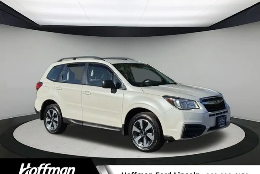 2017 Subaru Forester 2.5i photo 1