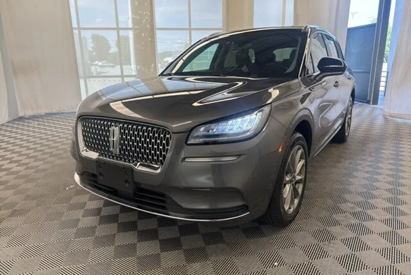 2022 Lincoln Corsair Standard photo 1
