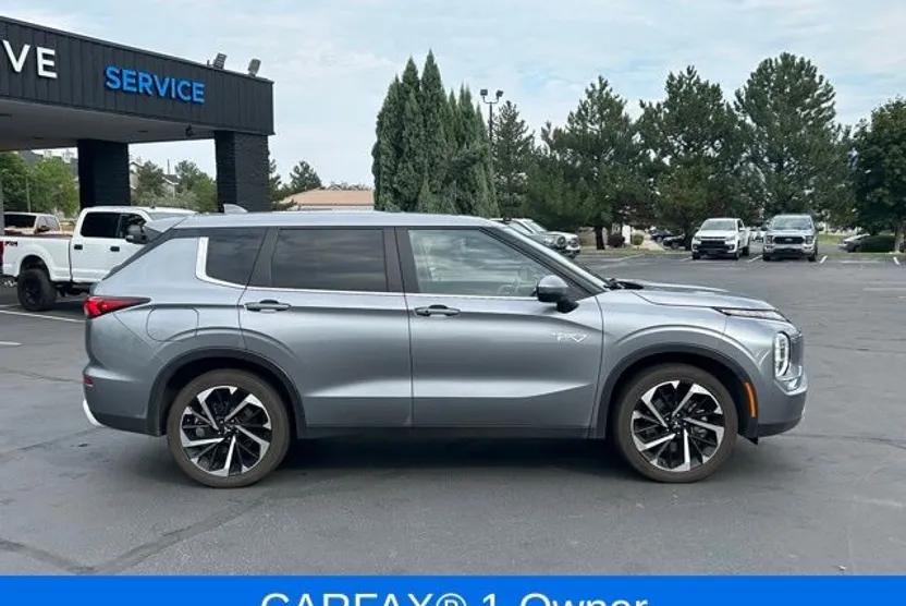 2023 Mitsubishi Outlander PHEV SE photo 1