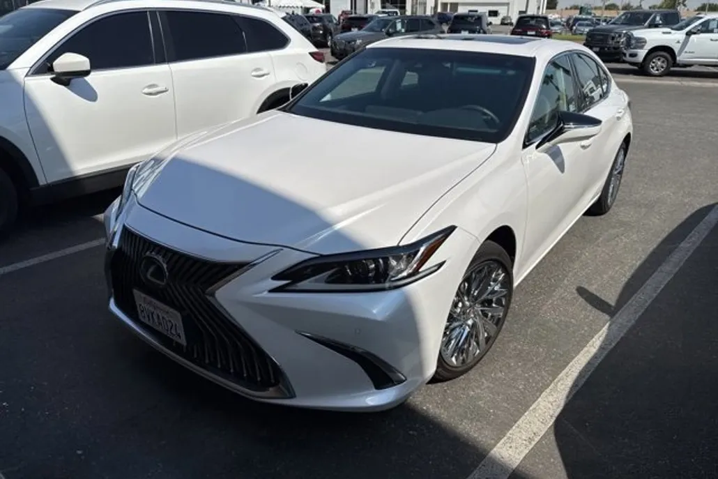 2020 Lexus ES 350 Luxury photo 1