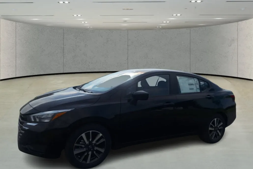 2025 Nissan Versa SV photo 1