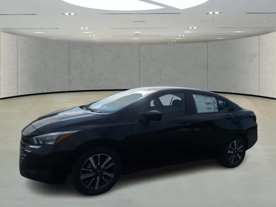 2025 Nissan Versa SV photo 1