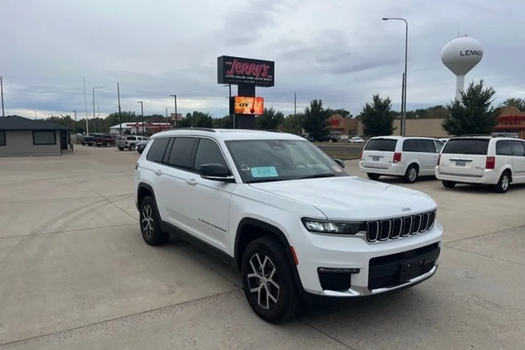 2024 Jeep Grand Cherokee Limited photo 1