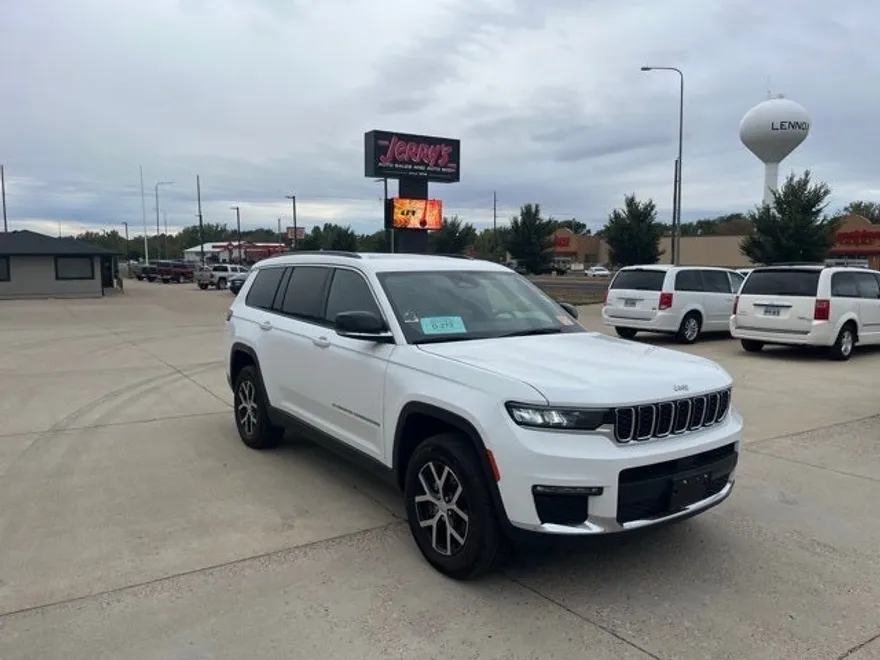 2024 Jeep Grand Cherokee Limited photo 1