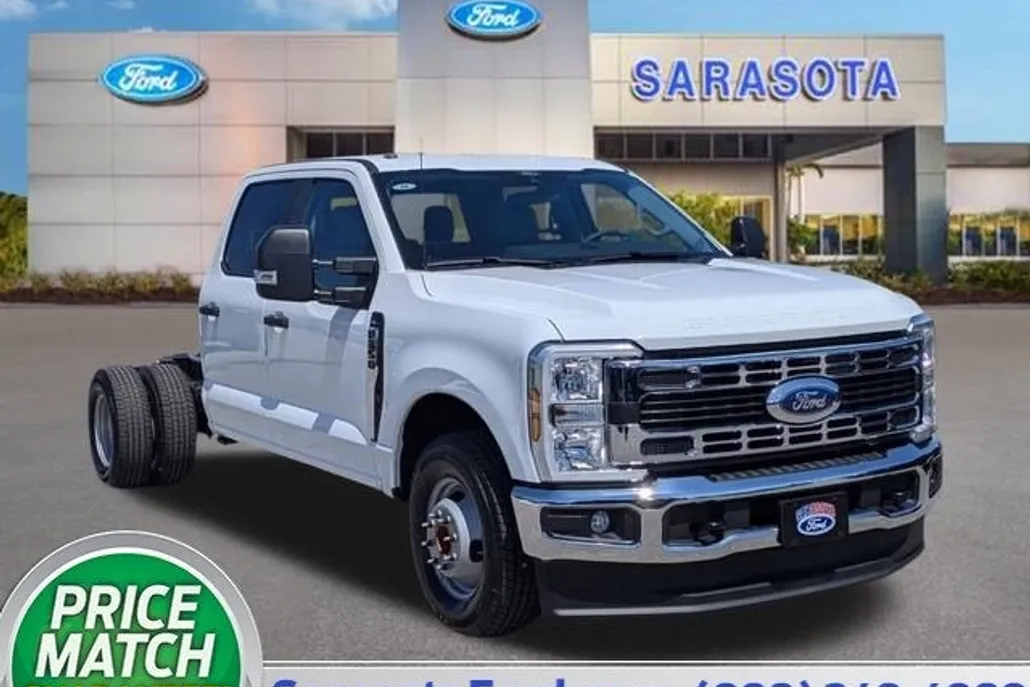 2025 Ford F-350 photo 1