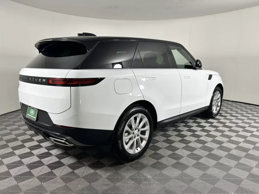 2025 Land Rover Range Rover Sport P360 SE photo 1
