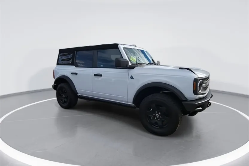 2021 Ford Bronco Black Diamond photo 1